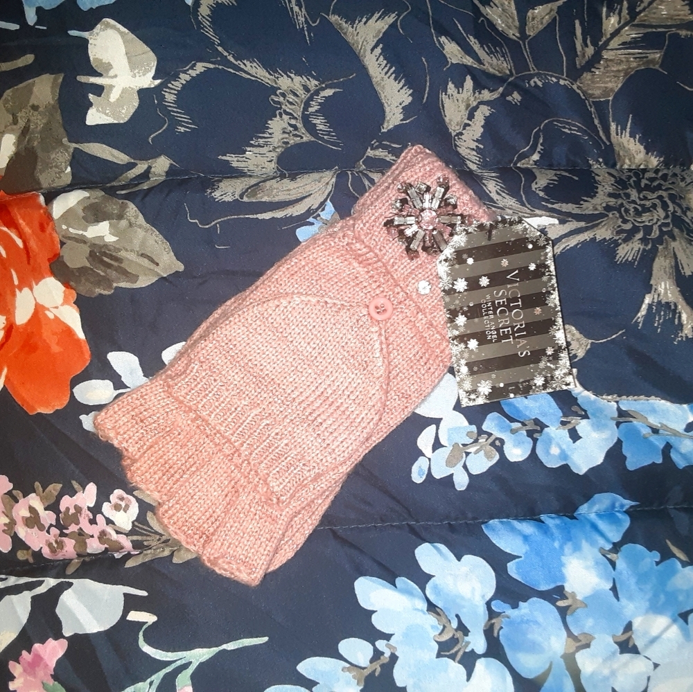 Nwt Victoria secret gloves